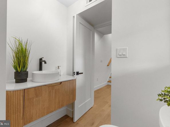 3916 8TH Street NW B, Washington DC 20011
