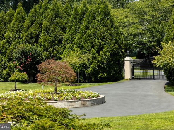 9431 Newbridge Drive, Potomac MD 20854