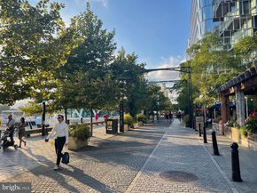 45 Sutton Square SW 303, Washington DC 20024