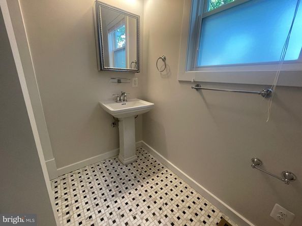 407 N Bryan Street, Arlington VA 22201
