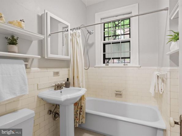 2707 Adams Mill Road NW 108, Washington DC 20009