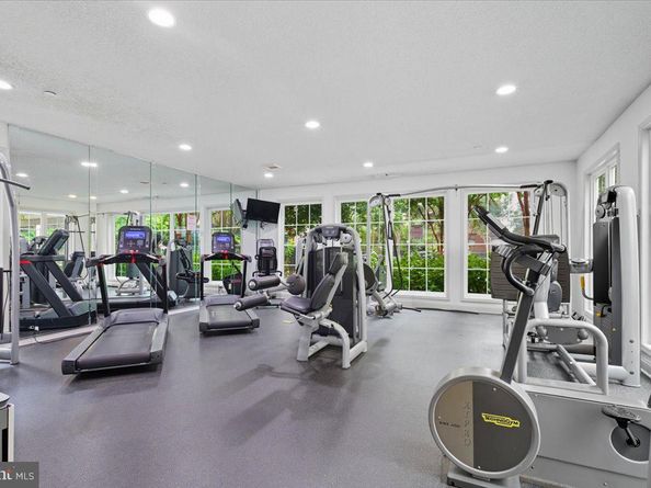 1517 Lincoln Way 304A, Mclean VA 22102