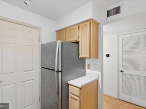 1517 Lincoln Way 304A, Mclean VA 22102