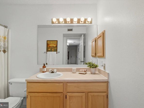 1517 Lincoln Way 304A, Mclean VA 22102
