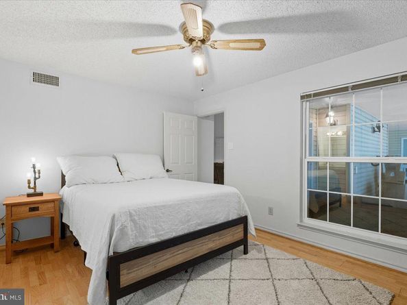 1517 Lincoln Way 304A, Mclean VA 22102