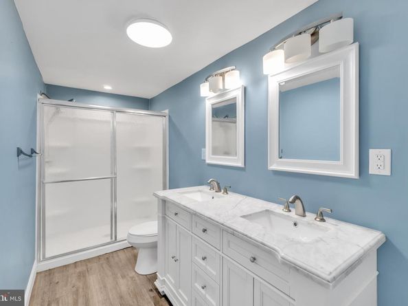 4413 Baker Street, Philadelphia PA 19127
