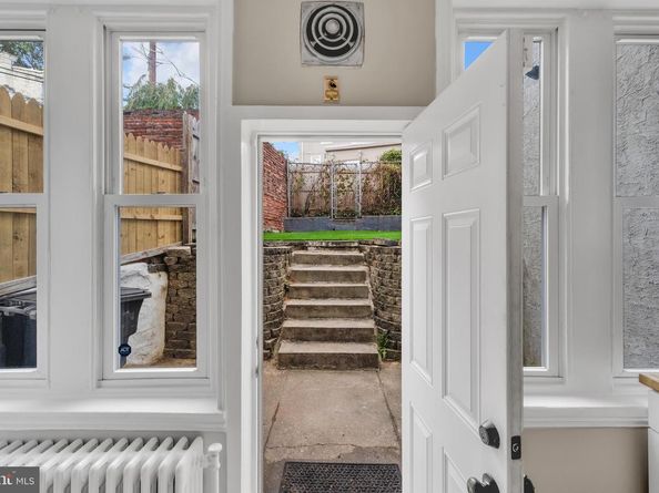 4413 Baker Street, Philadelphia PA 19127