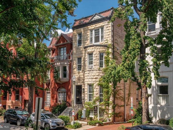 2025 Hillyer Place NW 4, Washington DC 20009
