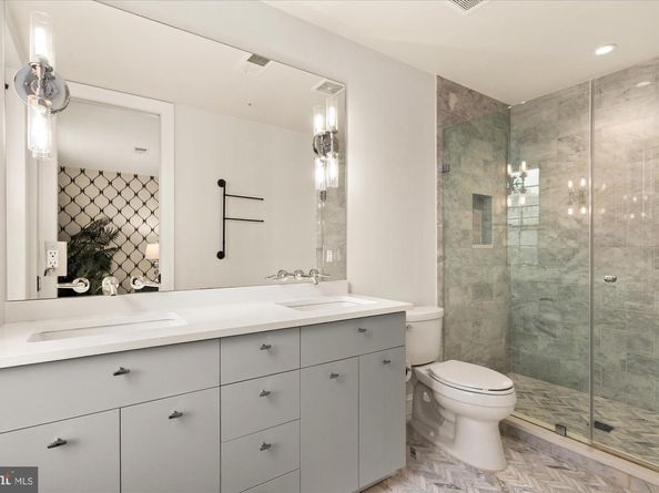 2025 Hillyer Place NW 4, Washington DC 20009