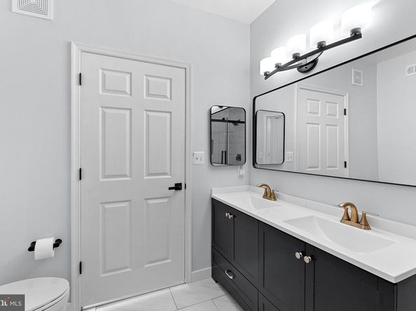 4551 Strutfield Lane 4111, Alexandria VA 22311