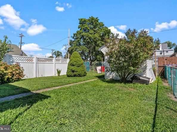 567 Linden Street, Bristol PA 19007
