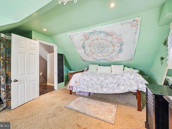 40 W Lehman Avenue, Hatboro PA 19040