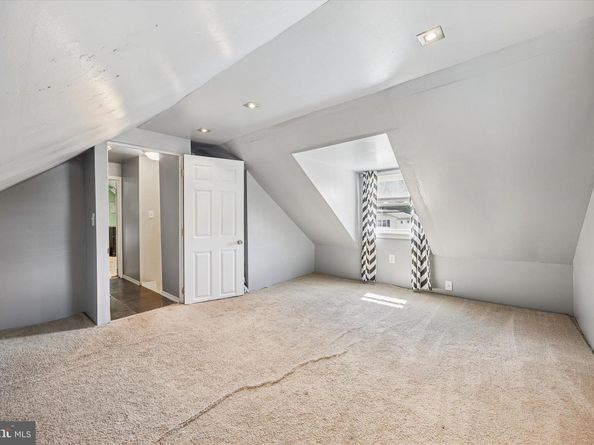 40 W Lehman Avenue, Hatboro PA 19040