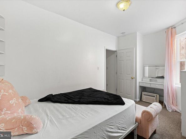 5842 Pine Street, Philadelphia PA 19143