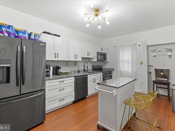 5842 Pine Street, Philadelphia PA 19143
