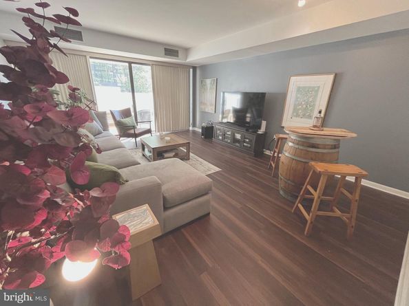 1530 Key Boulevard 205, Arlington VA 22209