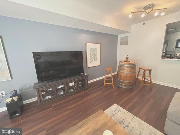 1530 Key Boulevard 205, Arlington VA 22209