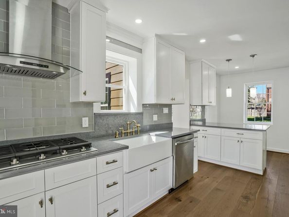 2839 Meadow Lane, Falls Church VA 22042