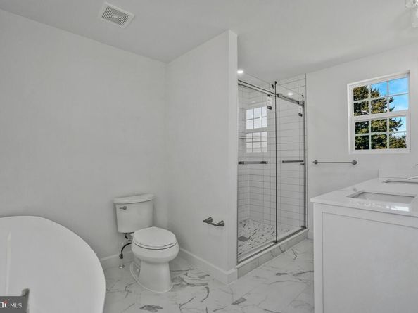 2839 Meadow Lane, Falls Church VA 22042