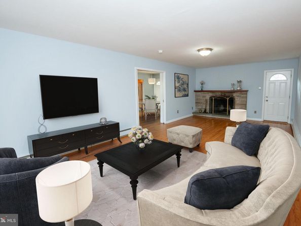 953 Old Ford Road, Huntingdon Valley PA 19006