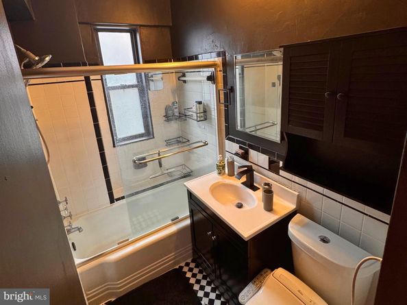 1 Scott Circle NW 105, Washington DC 20036
