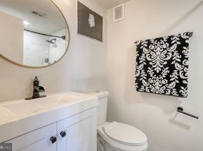 5340 Holmes Run Parkway 804, Alexandria VA 22304
