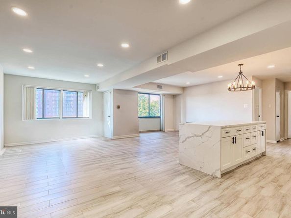 5340 Holmes Run Parkway 804, Alexandria VA 22304