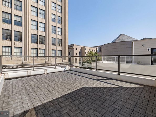 2106 Spring Street, Philadelphia PA 19103