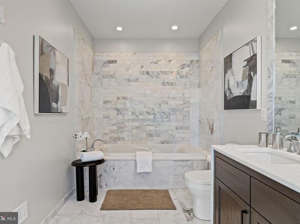 2106 Spring Street, Philadelphia PA 19103