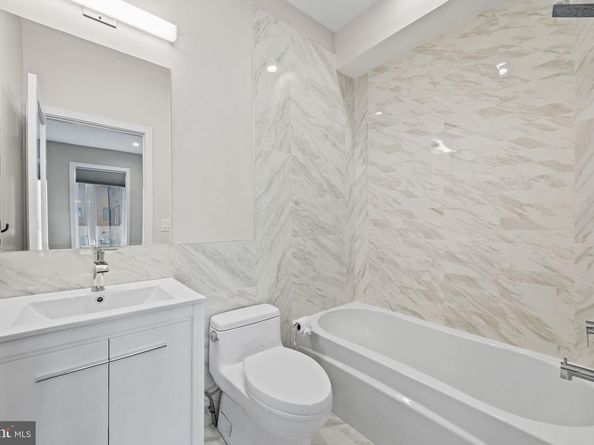2106 Spring Street, Philadelphia PA 19103