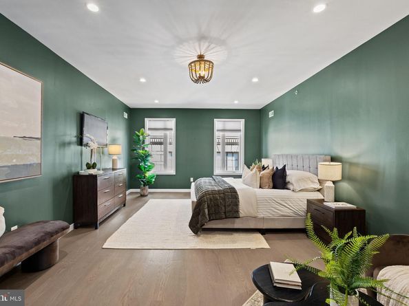 2106 Spring Street, Philadelphia PA 19103