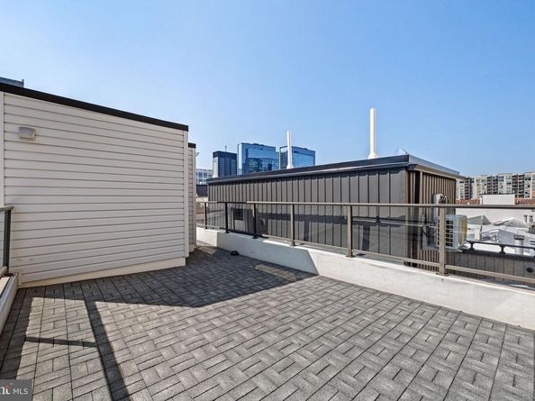 2106 Spring Street, Philadelphia PA 19103