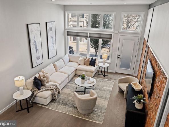 2106 Spring Street, Philadelphia PA 19103