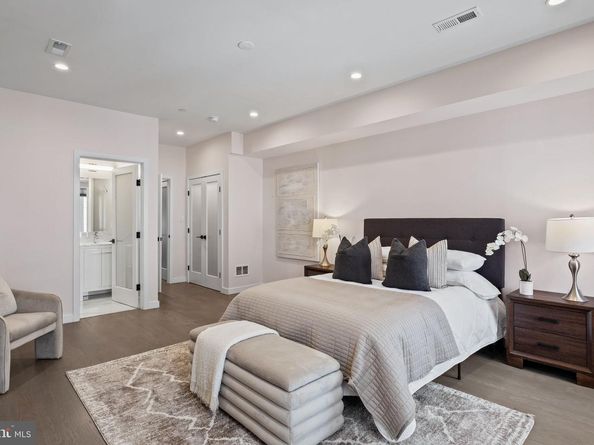 2106 Spring Street, Philadelphia PA 19103