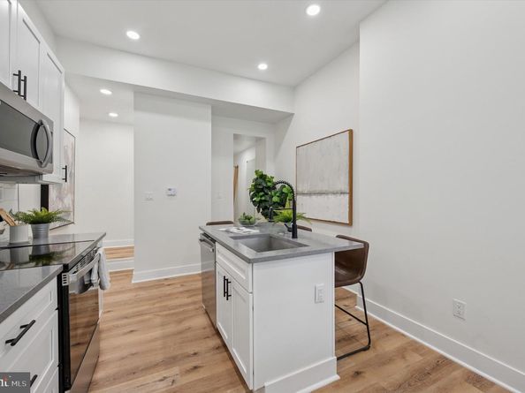 1145 S 15TH Street, Philadelphia PA 19146