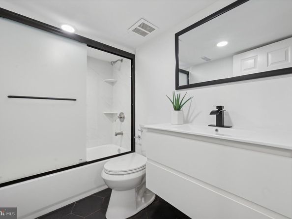1145 S 15TH Street, Philadelphia PA 19146