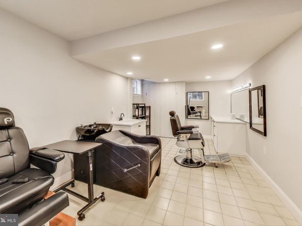 3100 N Glebe Road, Arlington VA 22207
