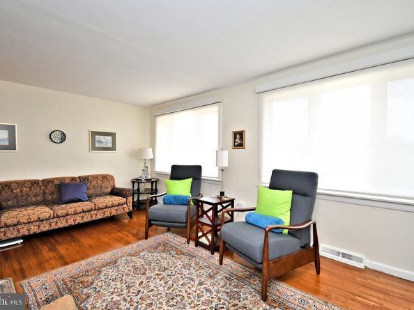 9962 Woodfern Road, Philadelphia PA 19115