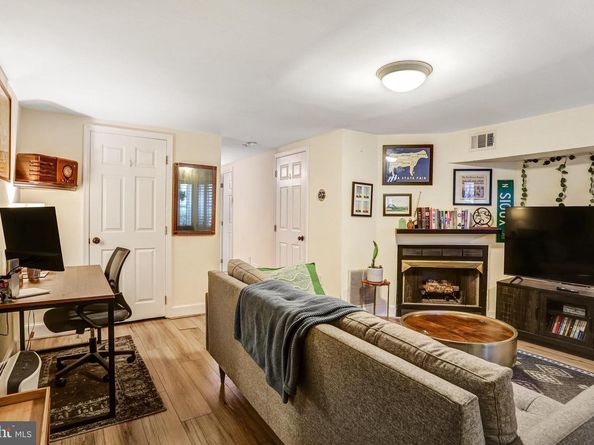 1430 Swann NW, Washington DC 20009
