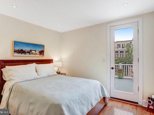 1430 Swann NW, Washington DC 20009