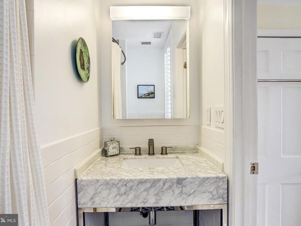 1430 Swann NW, Washington DC 20009