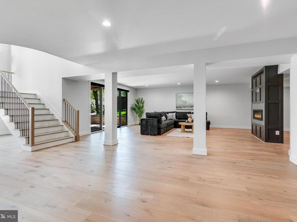 6001 Balsam Drive, Mclean VA 22101