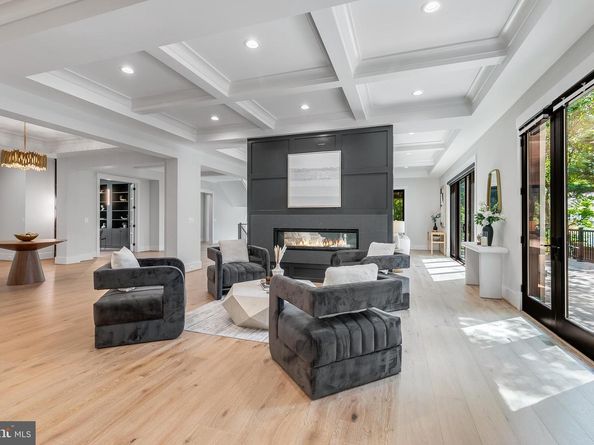 6001 Balsam Drive, Mclean VA 22101