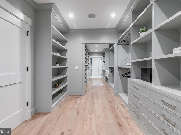 6001 Balsam Drive, Mclean VA 22101