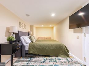 2528 Carpenter Street, Philadelphia PA 19146