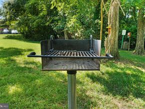 1525 S George Mason Drive S 20, Arlington VA 22204