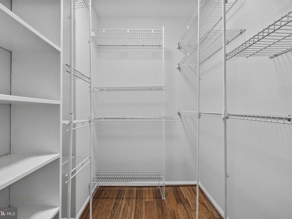1525 S George Mason Drive S 20, Arlington VA 22204