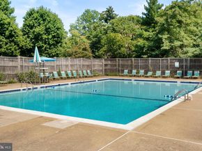 1525 S George Mason Drive S 20, Arlington VA 22204