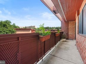 1525 S George Mason Drive S 20, Arlington VA 22204