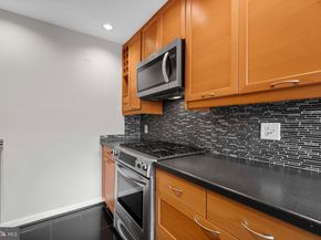1525 S George Mason Drive S 20, Arlington VA 22204